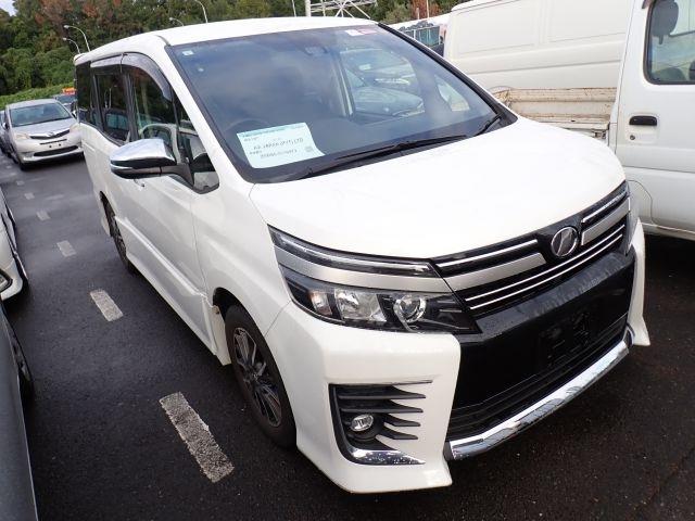 TOYOTA NOAH 2017/4