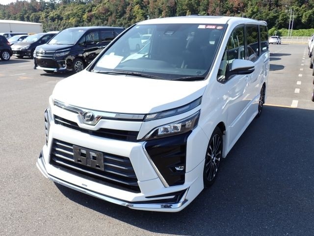 TOYOTA VOXY 2017/7