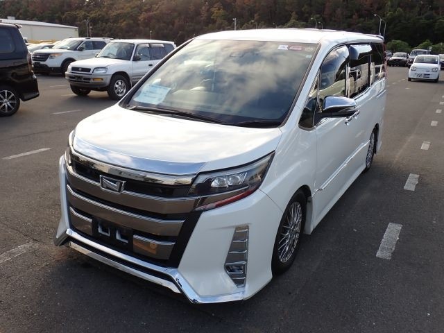 TOYOTA NOAH 2018/2