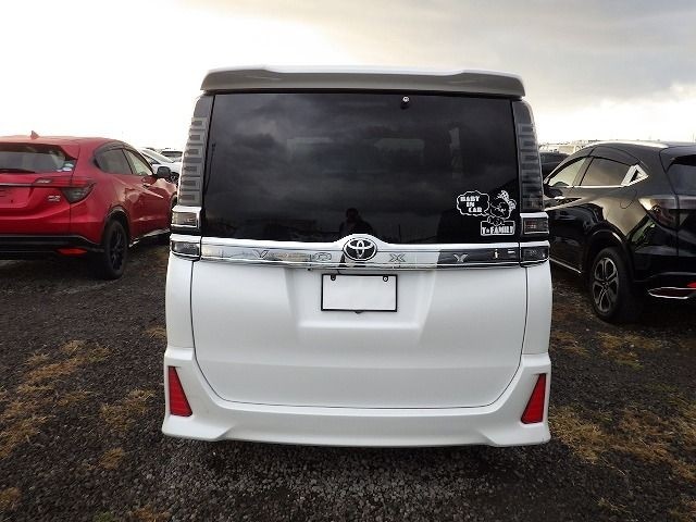 TOYOTA VOXY 2018/2