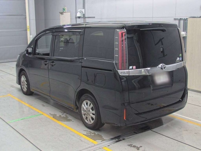 TOYOTA NOAH 2019/1