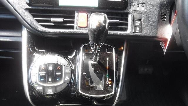 TOYOTA ESQUIRE 2019/8