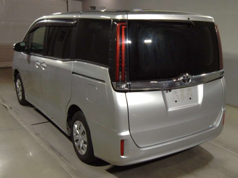 TOYOTA NOAH 2020/11