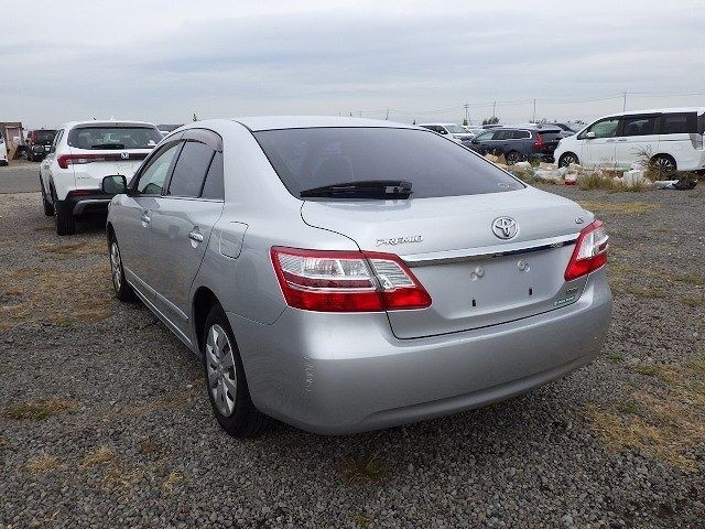 TOYOTA PREMIO 2011/10