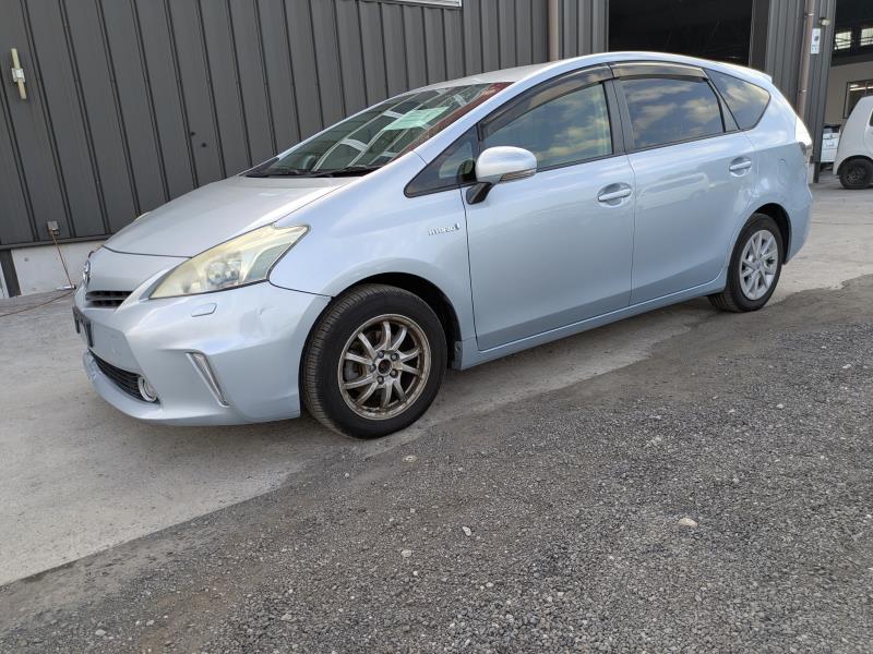 TOYOTA PRIUS ALPHA 2012/1