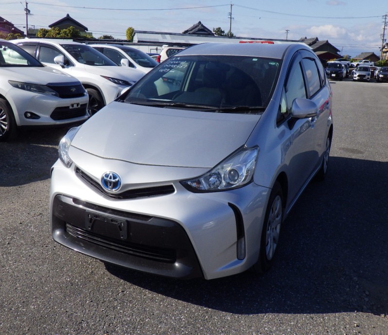 TOYOTA PRIUS ALPHA 2016/9