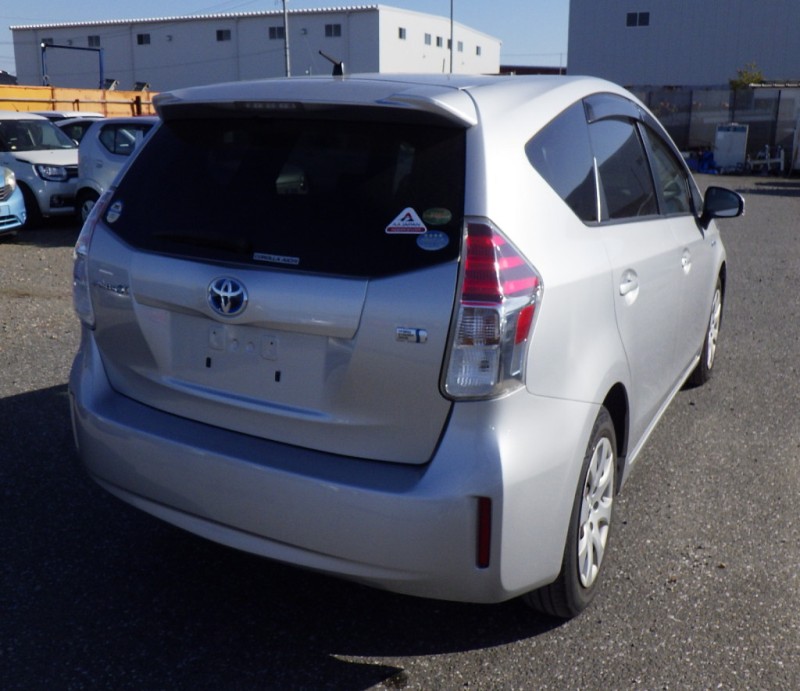 TOYOTA PRIUS ALPHA 2016/9