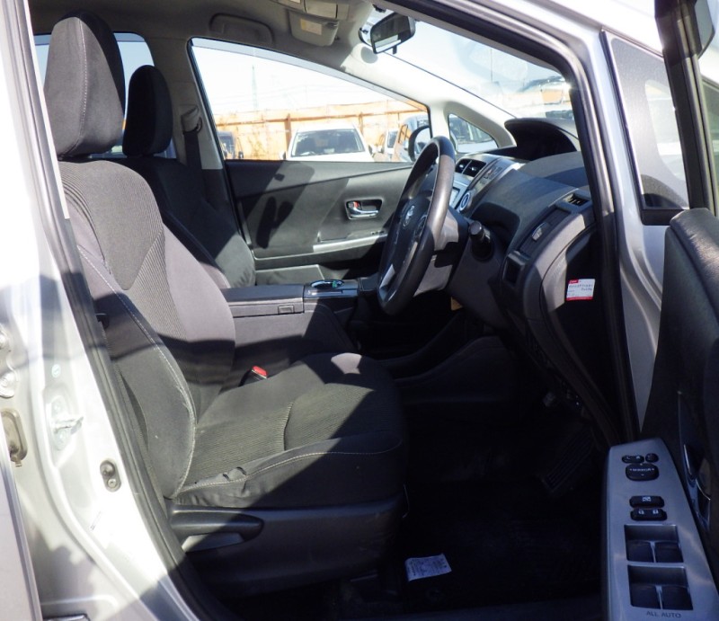 TOYOTA PRIUS ALPHA 2016/9