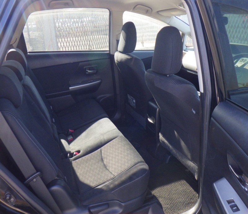 TOYOTA PRIUS ALPHA 2015/9