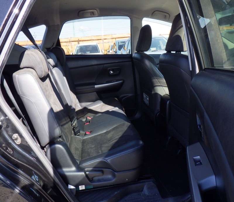 TOYOTA PRIUS ALPHA 2015/4