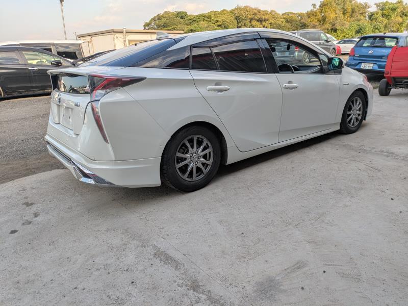 TOYOTA PRIUS 2016/7