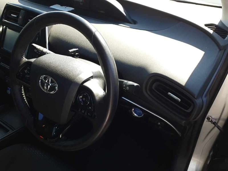 TOYOTA PRIUS 2020/10