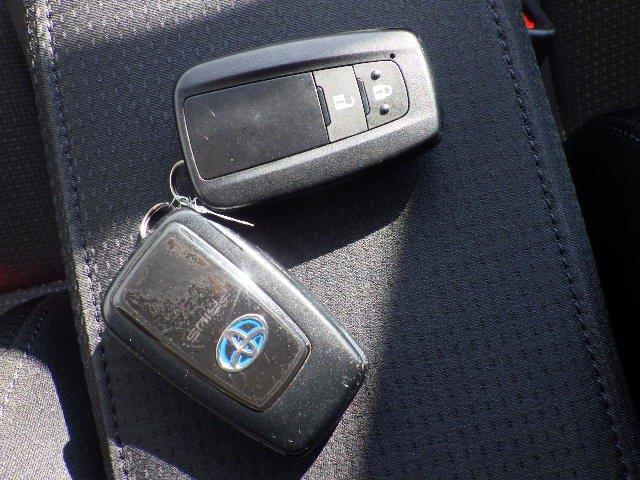 TOYOTA PRIUS 2020/10