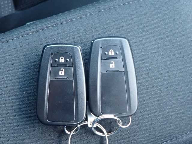 TOYOTA PRIUS 2020/12