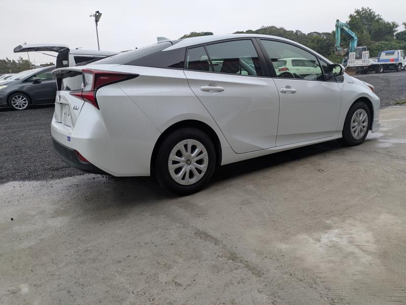 TOYOTA PRIUS 2021/6
