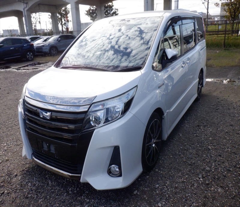 TOYOTA NOAH 2016/7