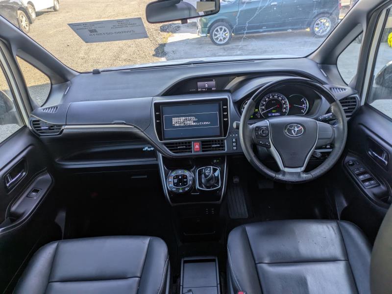 TOYOTA ESQUIRE 2016/9