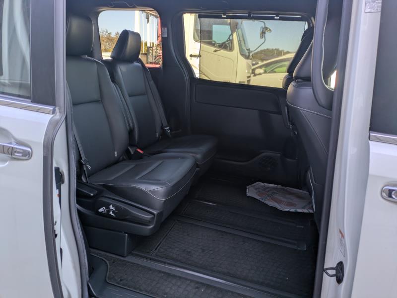 TOYOTA ESQUIRE 2016/9