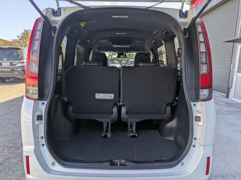 TOYOTA ESQUIRE 2016/9