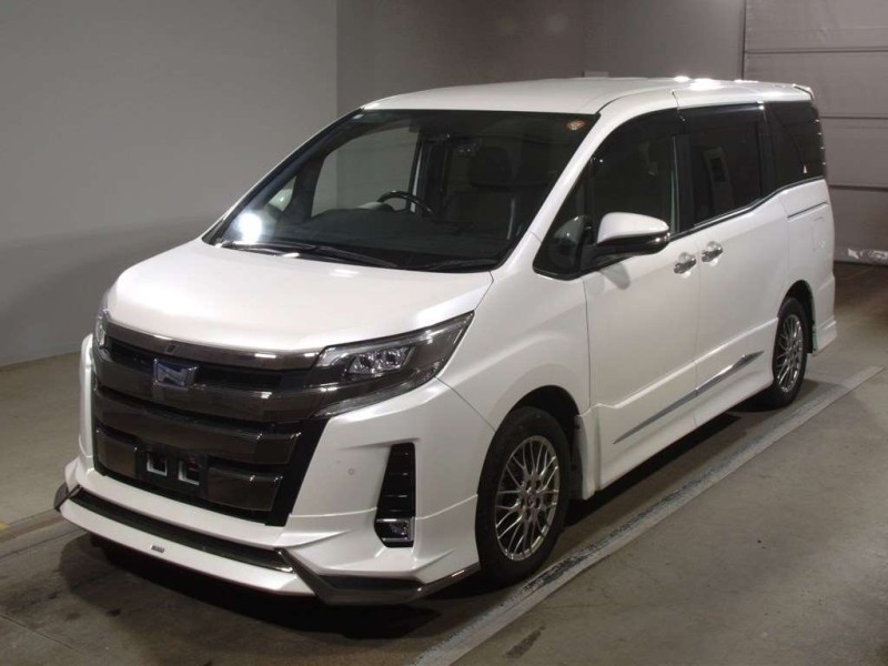 TOYOTA NOAH 2020/7