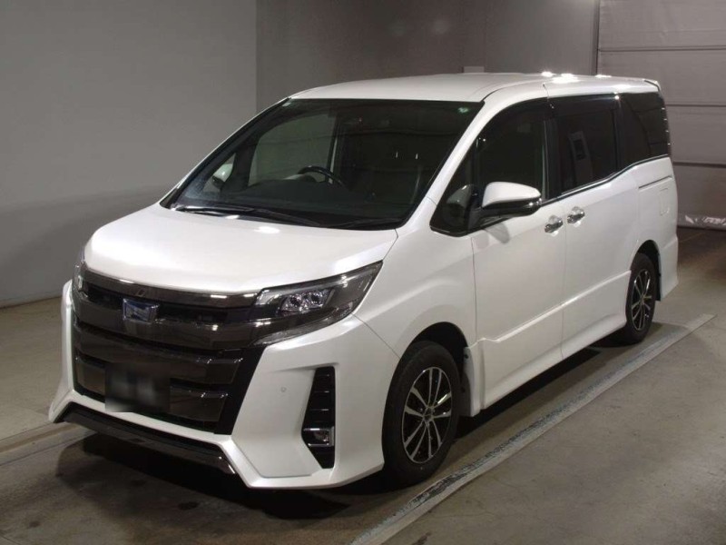 TOYOTA NOAH 2020/10