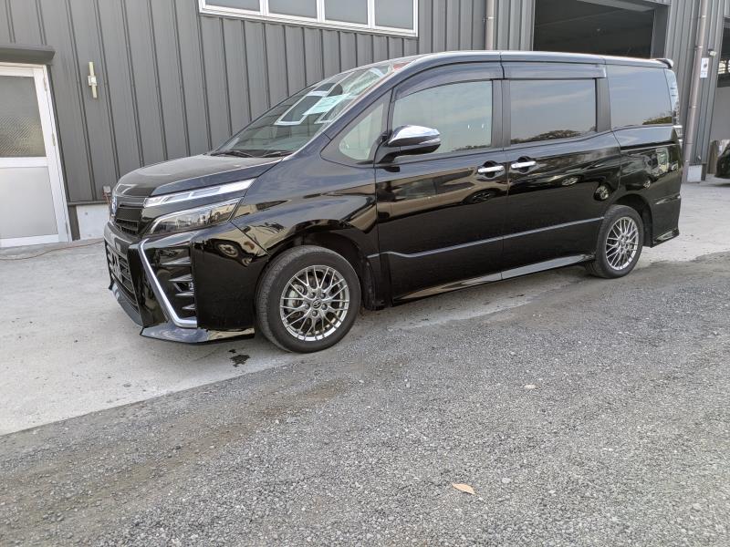 TOYOTA VOXY 2021/5