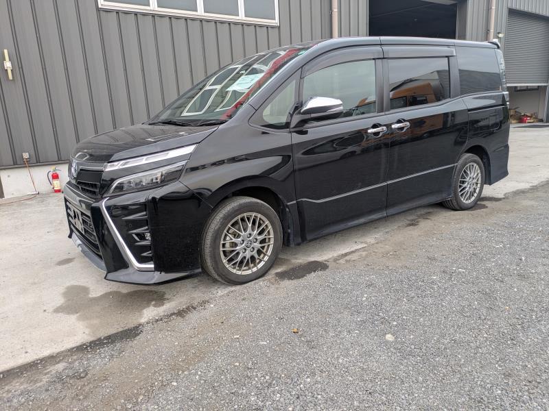 TOYOTA VOXY 2021/7