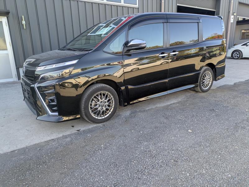 TOYOTA VOXY 2021/7
