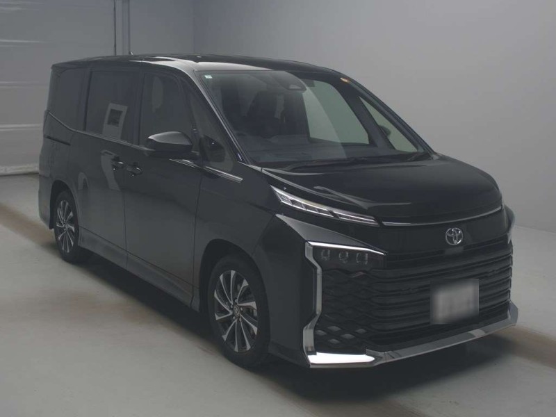 TOYOTA VOXY 2025/11