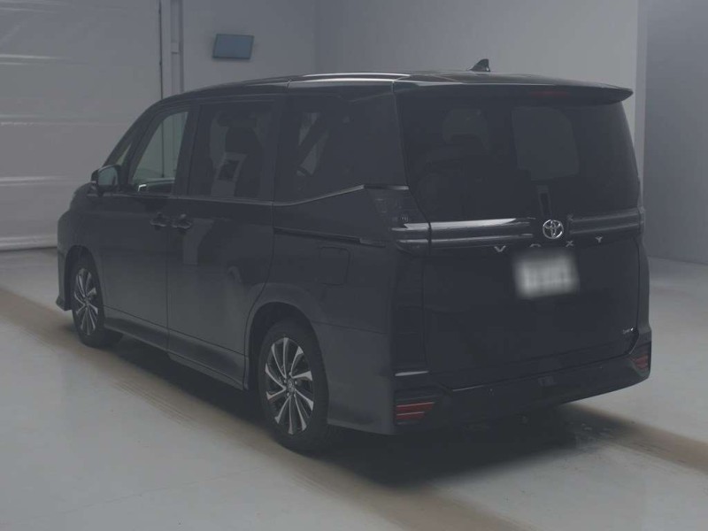 TOYOTA VOXY 2025/11