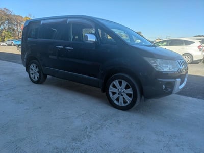 MITSUBISHI DELICA D:5 2010/2