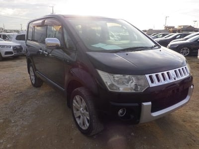 MITSUBISHI DELICA D:5 2011/2