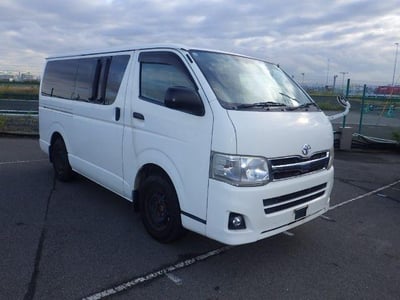 TOYOTA HIACE 2011/10