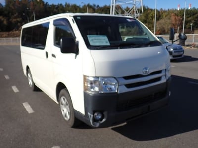 TOYOTA HIACE 2017/4