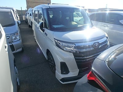 TOYOTA ROOMY 2023/4