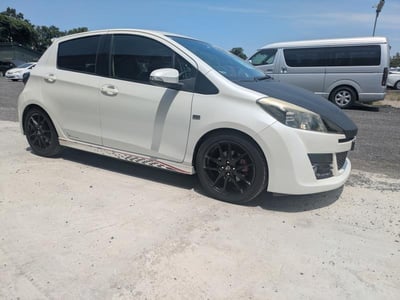 TOYOTA VITZ 2014/10