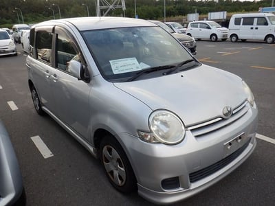 TOYOTA SIENTA 2007/7