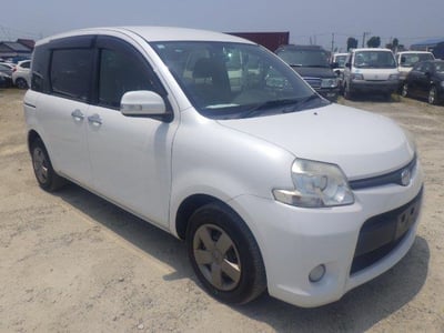 TOYOTA SIENTA 2012/11