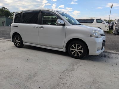 TOYOTA SIENTA 2013/3