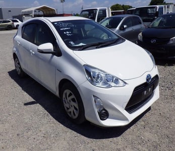 TOYOTA AQUA 2015/3