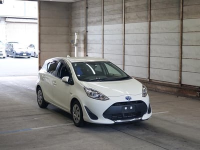 TOYOTA AQUA 2020/6