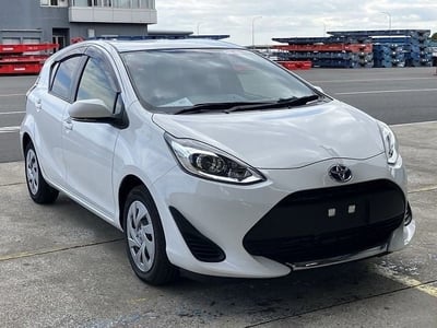 TOYOTA AQUA 2020/9