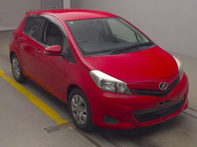 TOYOTA VITZ 2011/8