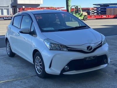TOYOTA VITZ 2015/7