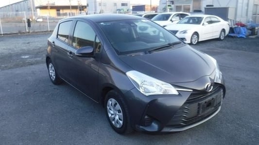 TOYOTA VITZ 2019/11