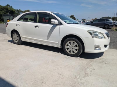 TOYOTA PREMIO 2012/6