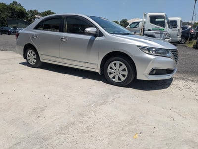 TOYOTA PREMIO 2017/2