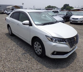 TOYOTA PREMIO 2017/3