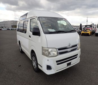 TOYOTA HIACE 2011/7