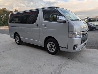 TOYOTA HIACE 2015/7